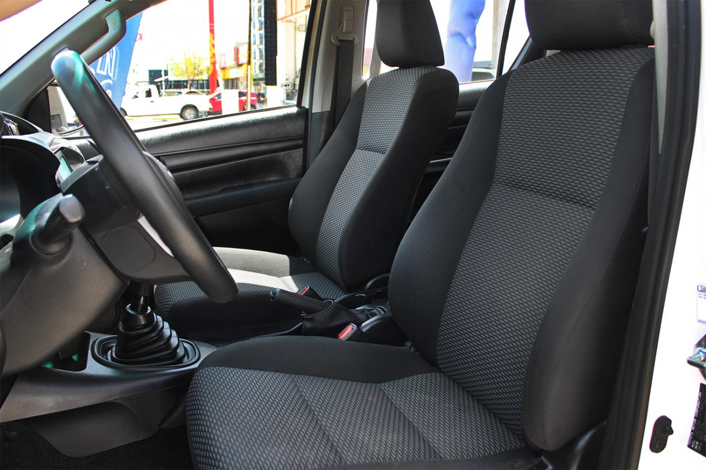 
								HILUX full									