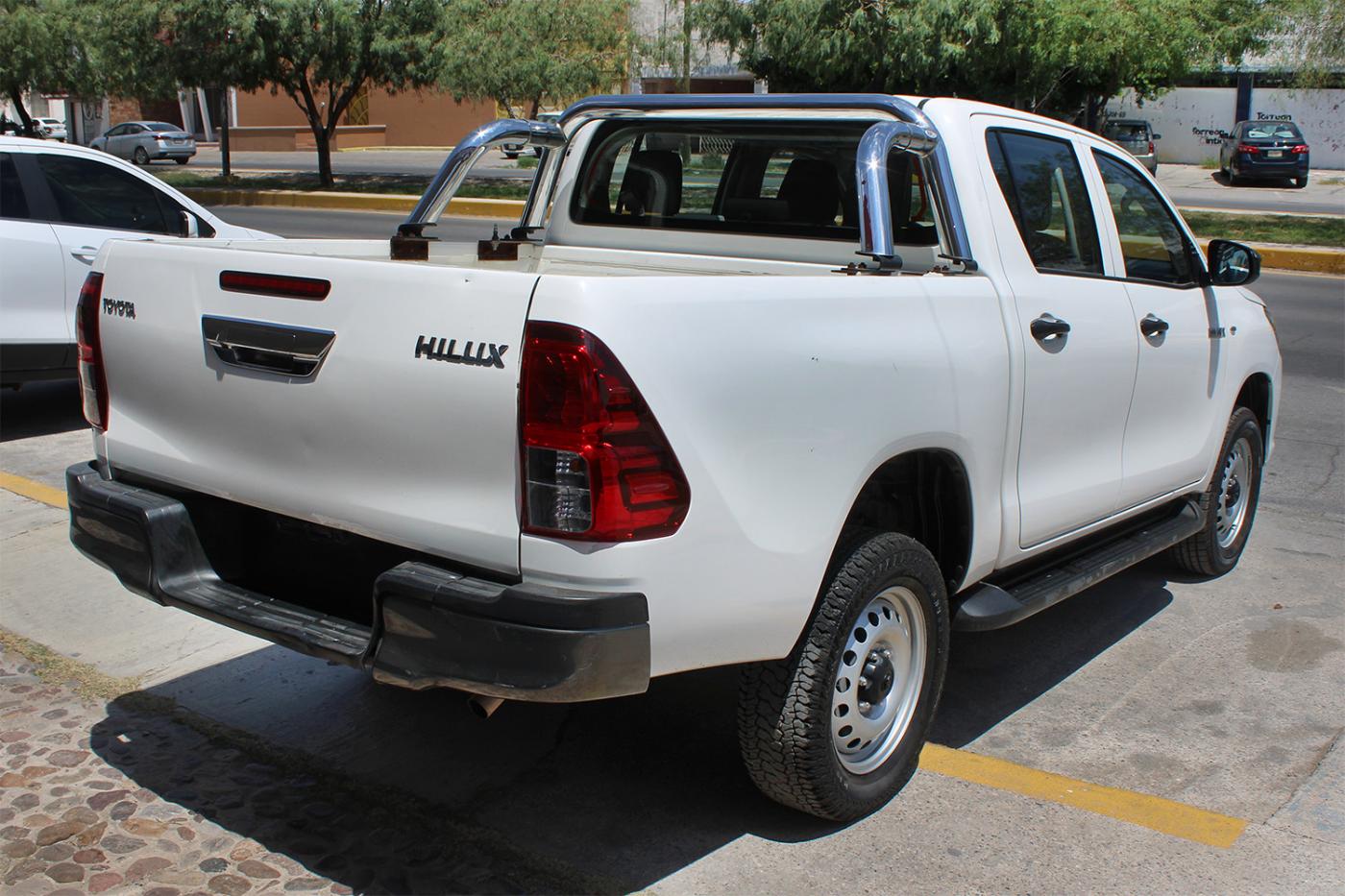 
								HILUX full									