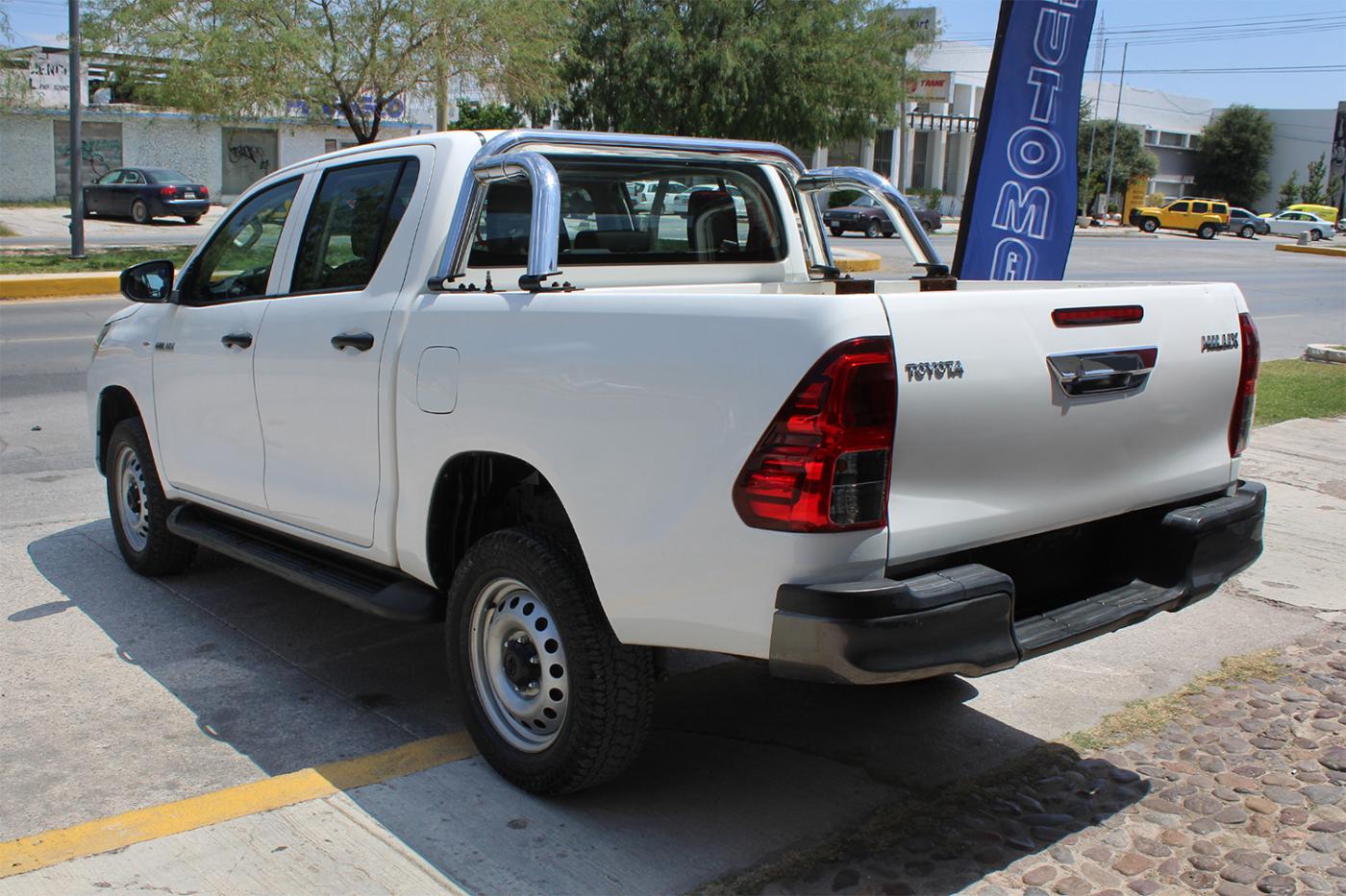 
								HILUX full									