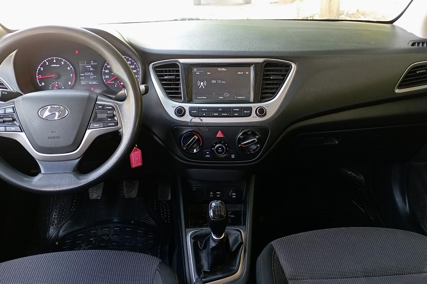 
								ACCENT GL full									
