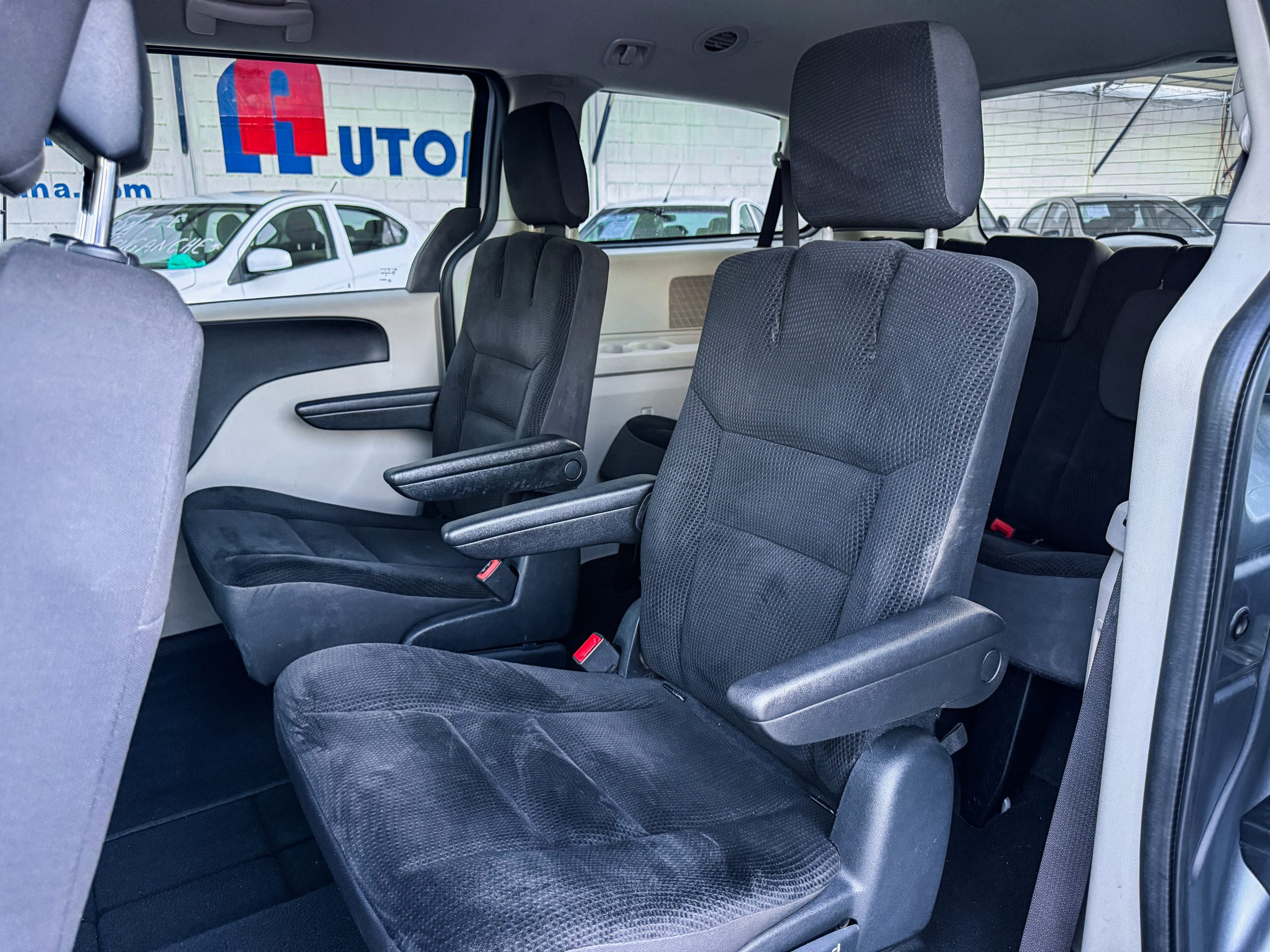 
								GRAND CARAVAN SXT full									