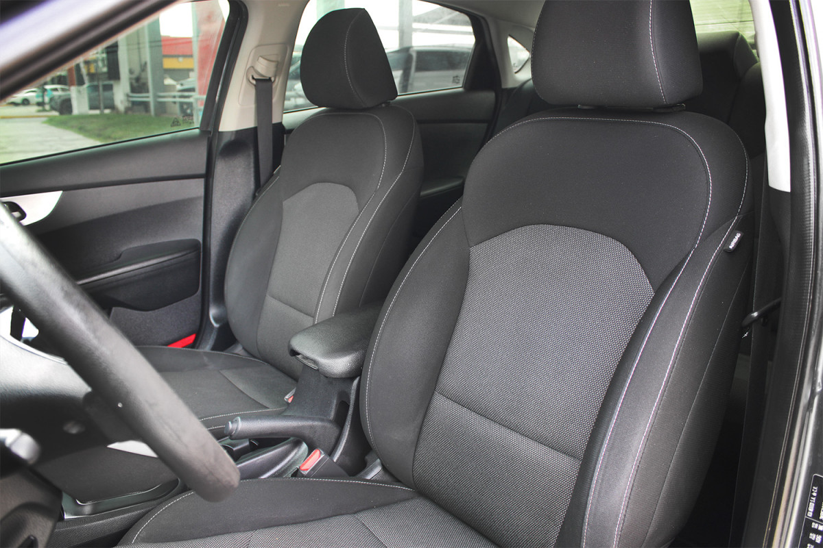 
								KIA FORTE LX full									