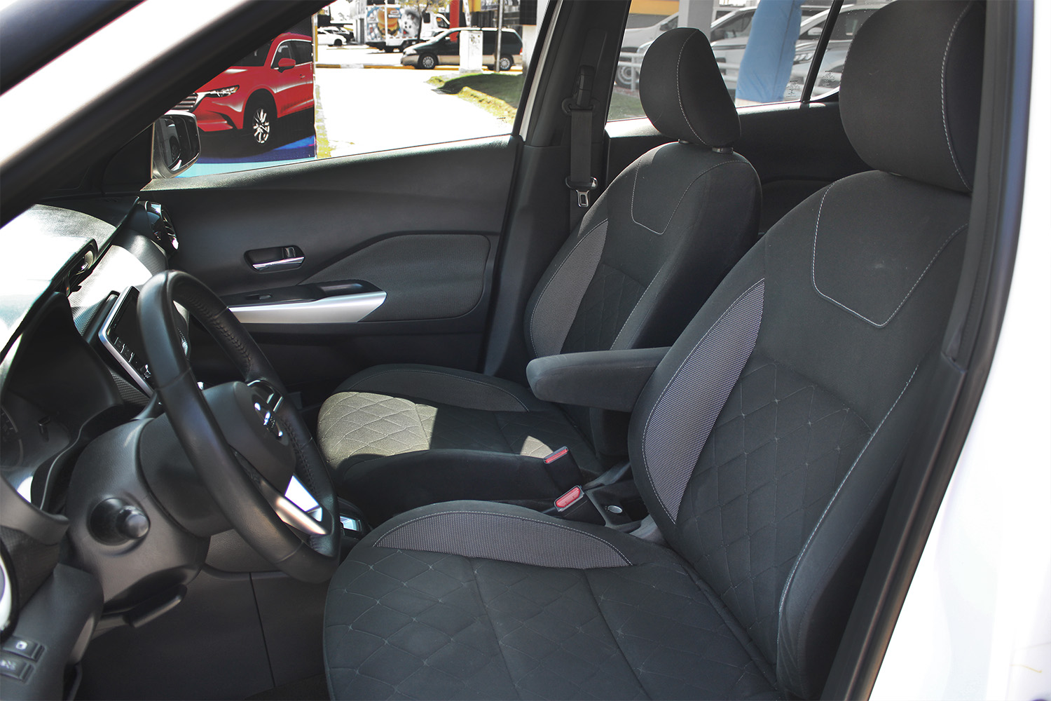 
								NISSAN KICKS ADVANCE full									