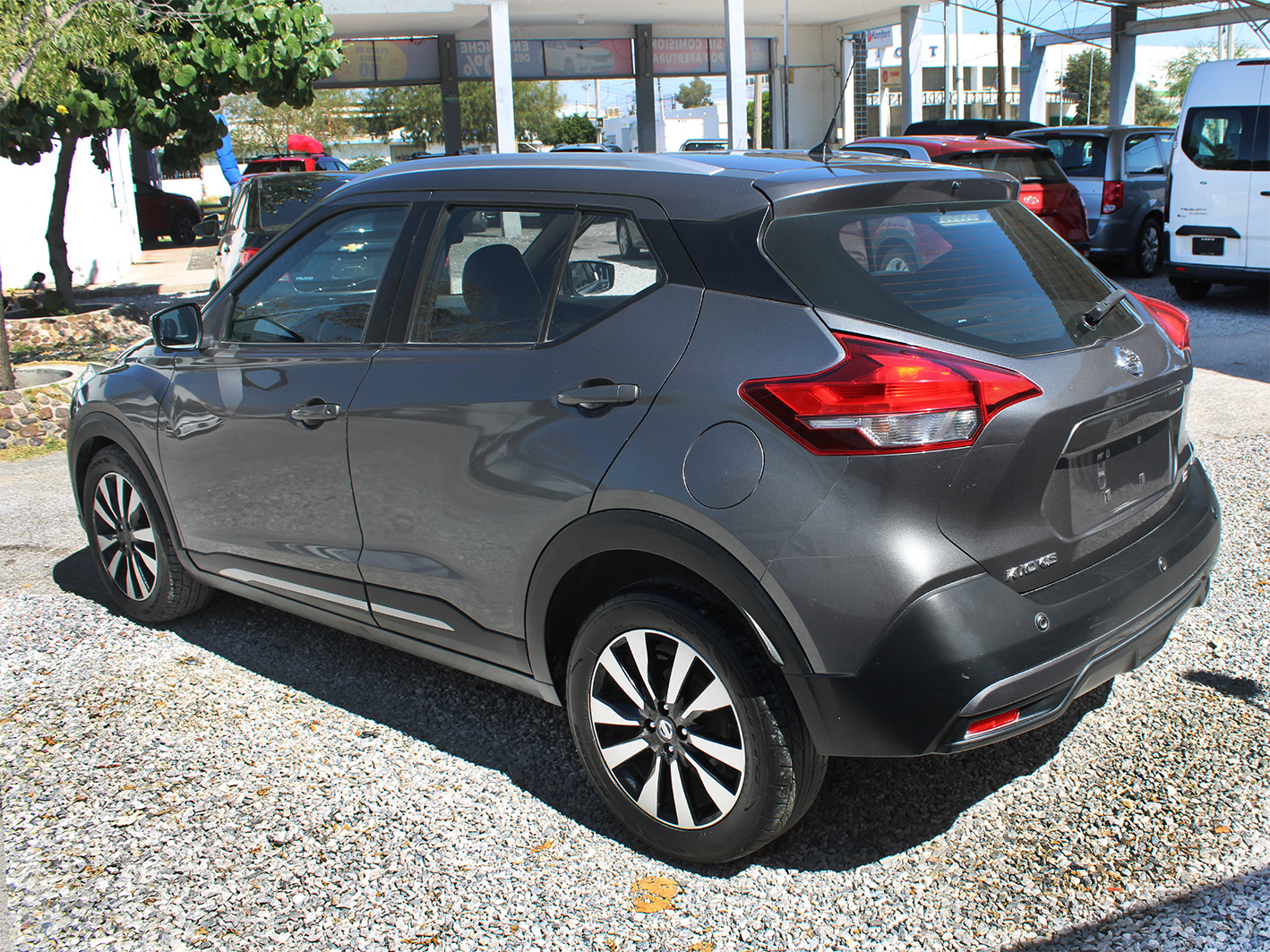 
								KICKS EXCLUSIVE full									