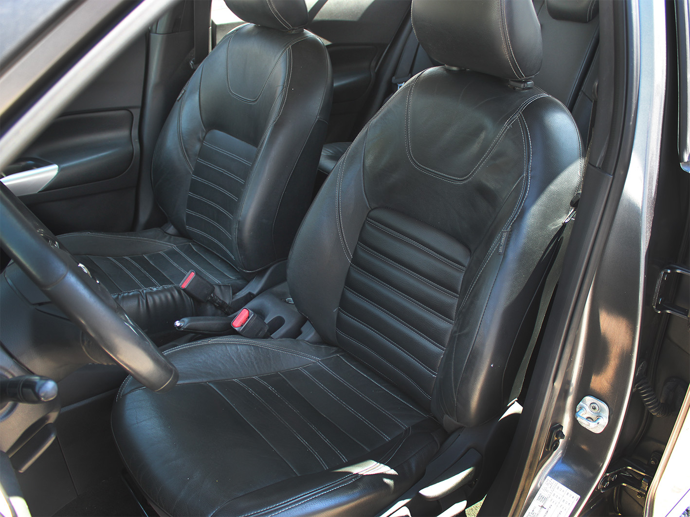 
								KICKS EXCLUSIVE full									