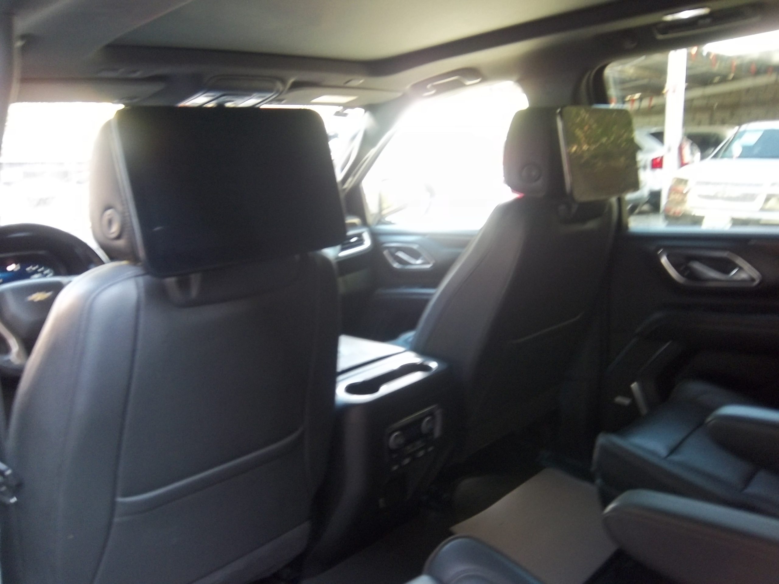 
								SUBURBAN HIGH COUNTRY full									