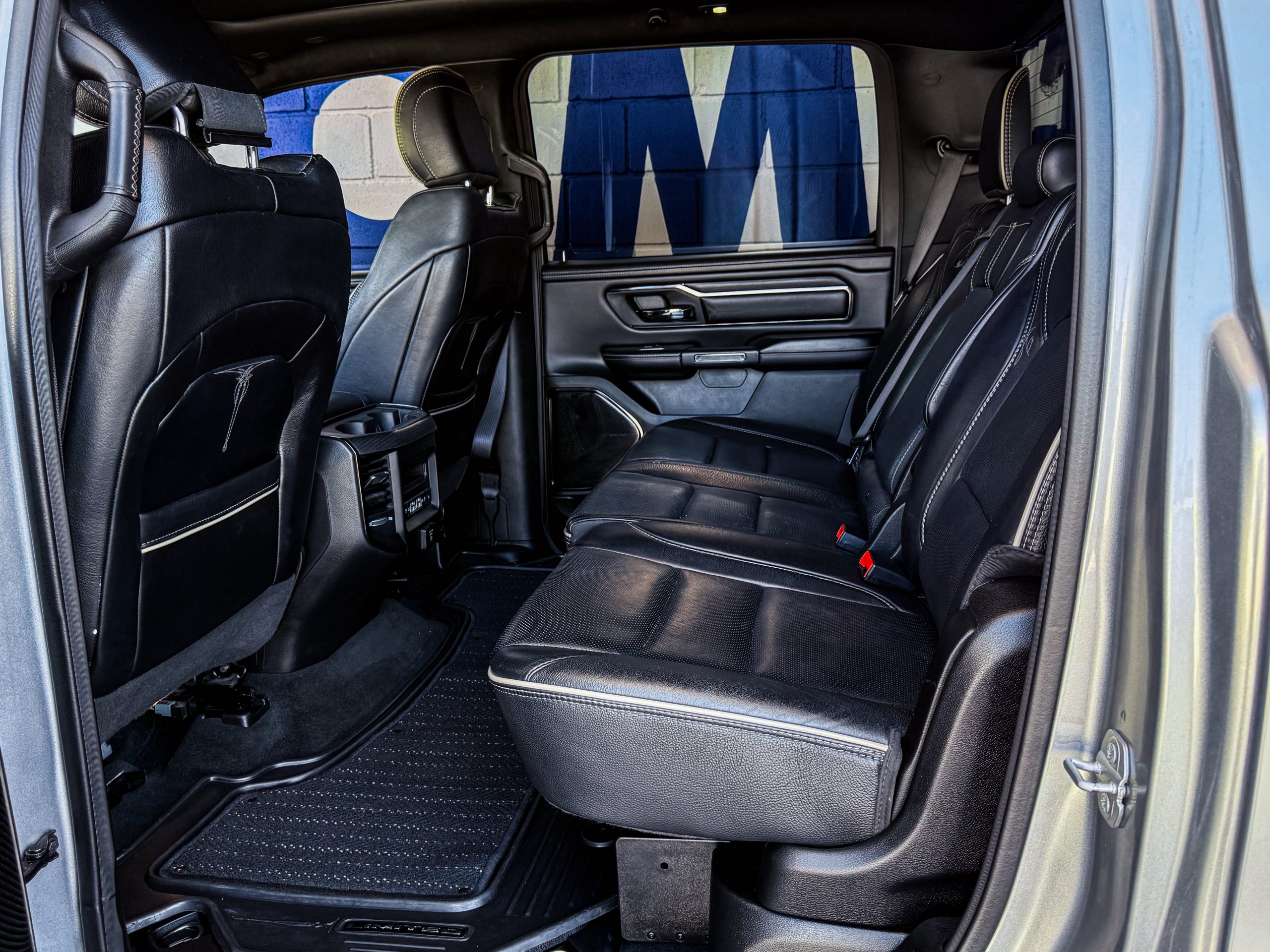 
								RAM 1500 LIMITED full									