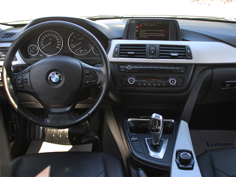 
								BMW 320 iA BUSINES full									