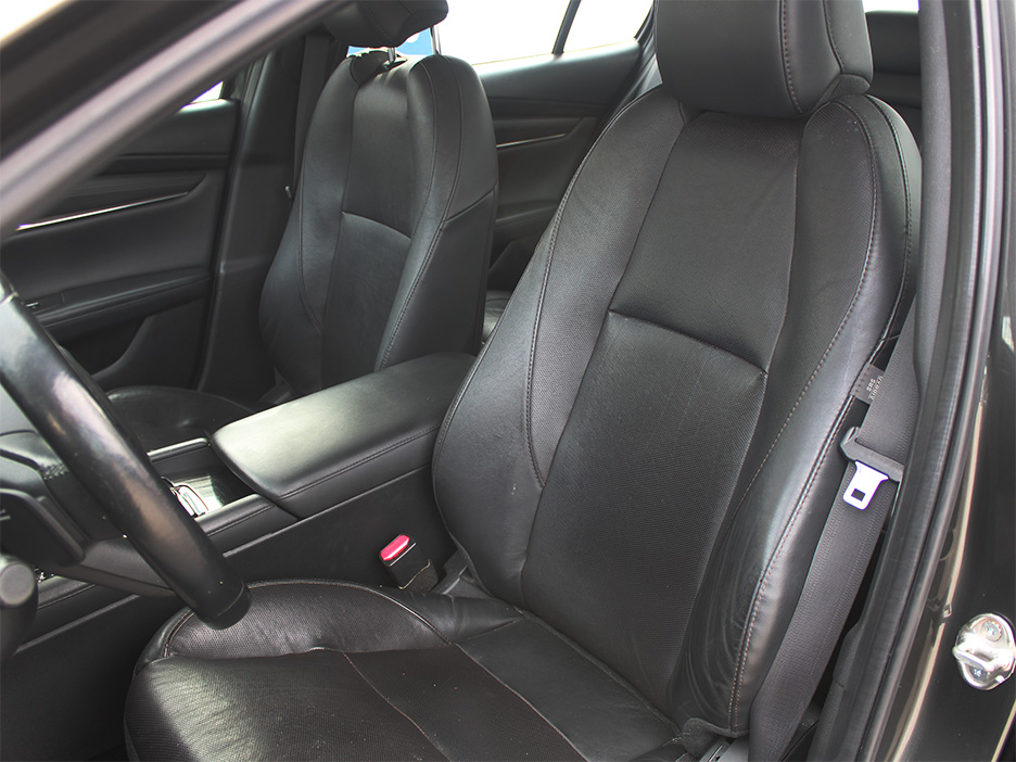 
								MAZDA 3 IGRAND TOURING full									