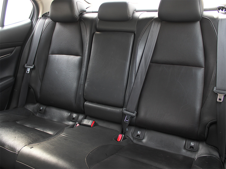 
								MAZDA 3 IGRAND TOURING full									