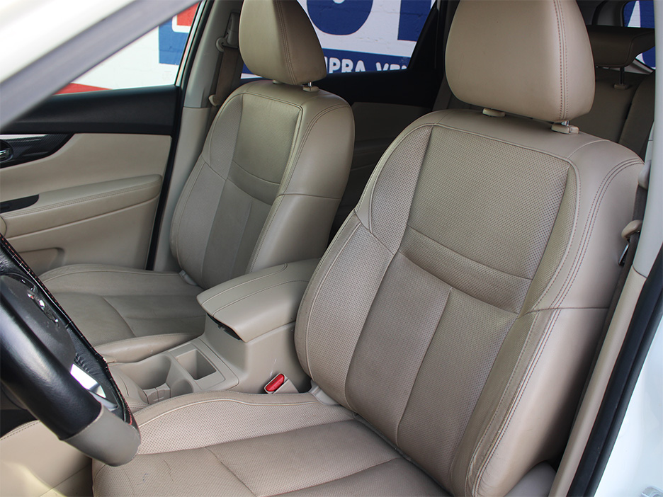 
								XTRAIL EXCLUSIVE full									