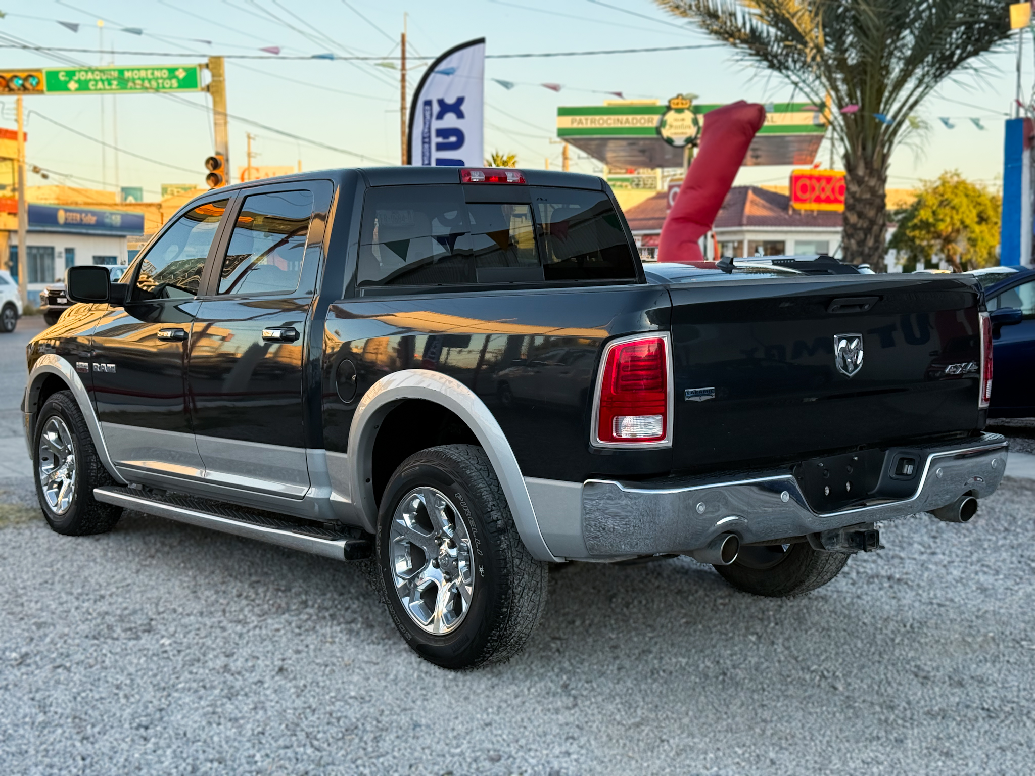 
								RAM 2500 LARAMIE full									