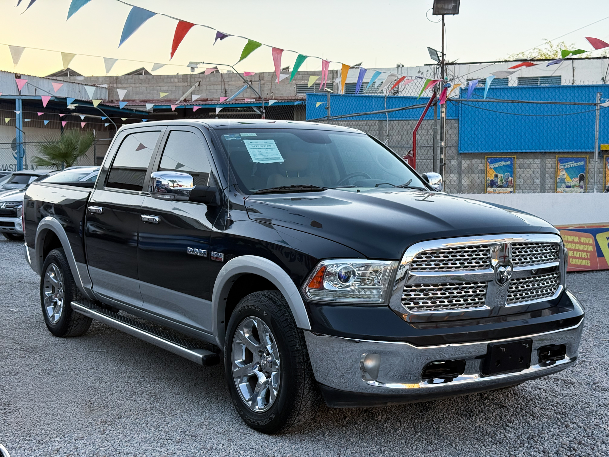 
								RAM 2500 LARAMIE full									