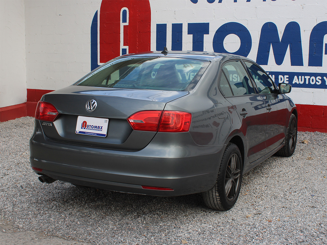 
								JETTA 2.0 L T/A full									