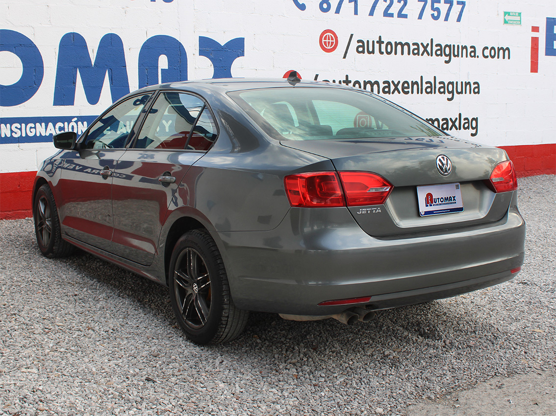 
								JETTA 2.0 L T/A full									