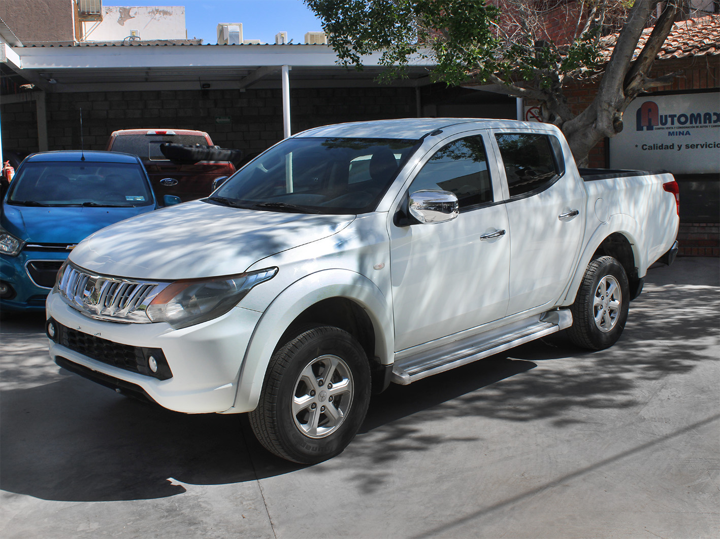 L200 mina 01