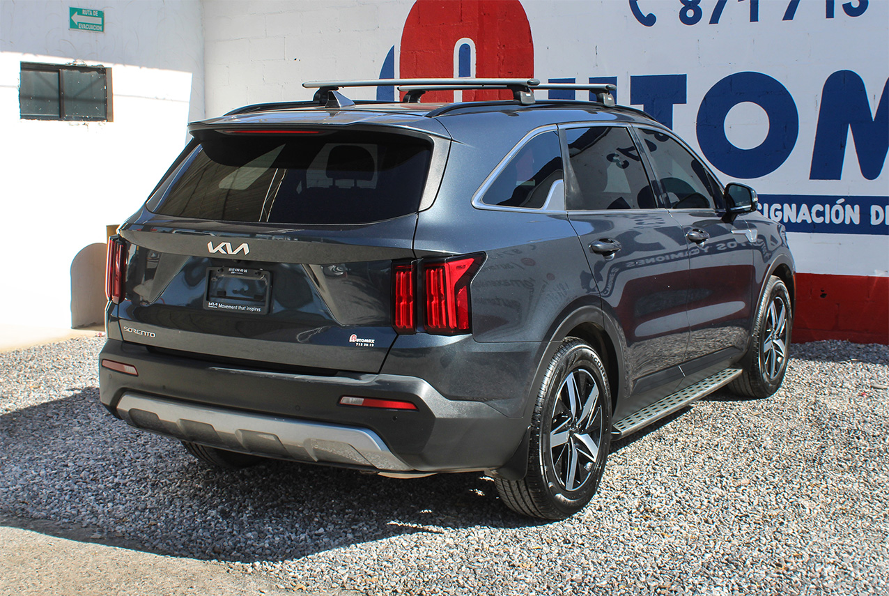 
								SORENTO EX PACK T/A full									