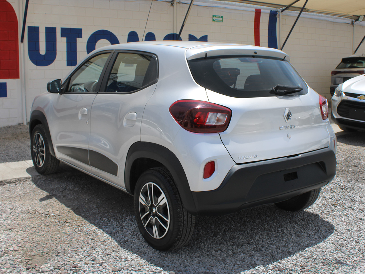 
								KWID ICONIC full									