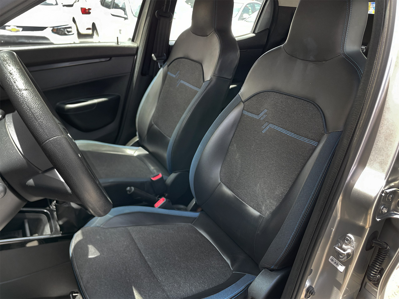 
								KWID ICONIC full									
