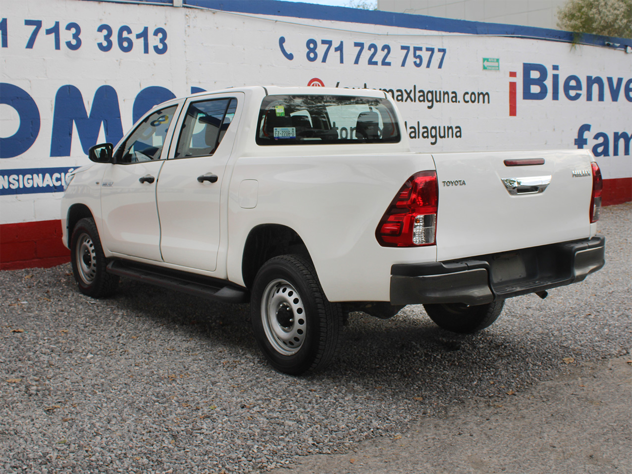 
								HILUX BASE T/M full									