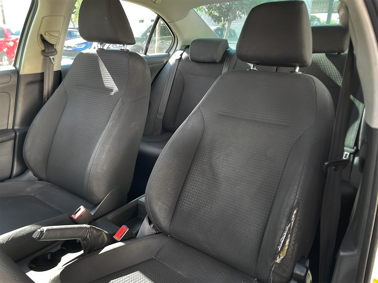 JETTA 2.0 L T/A full