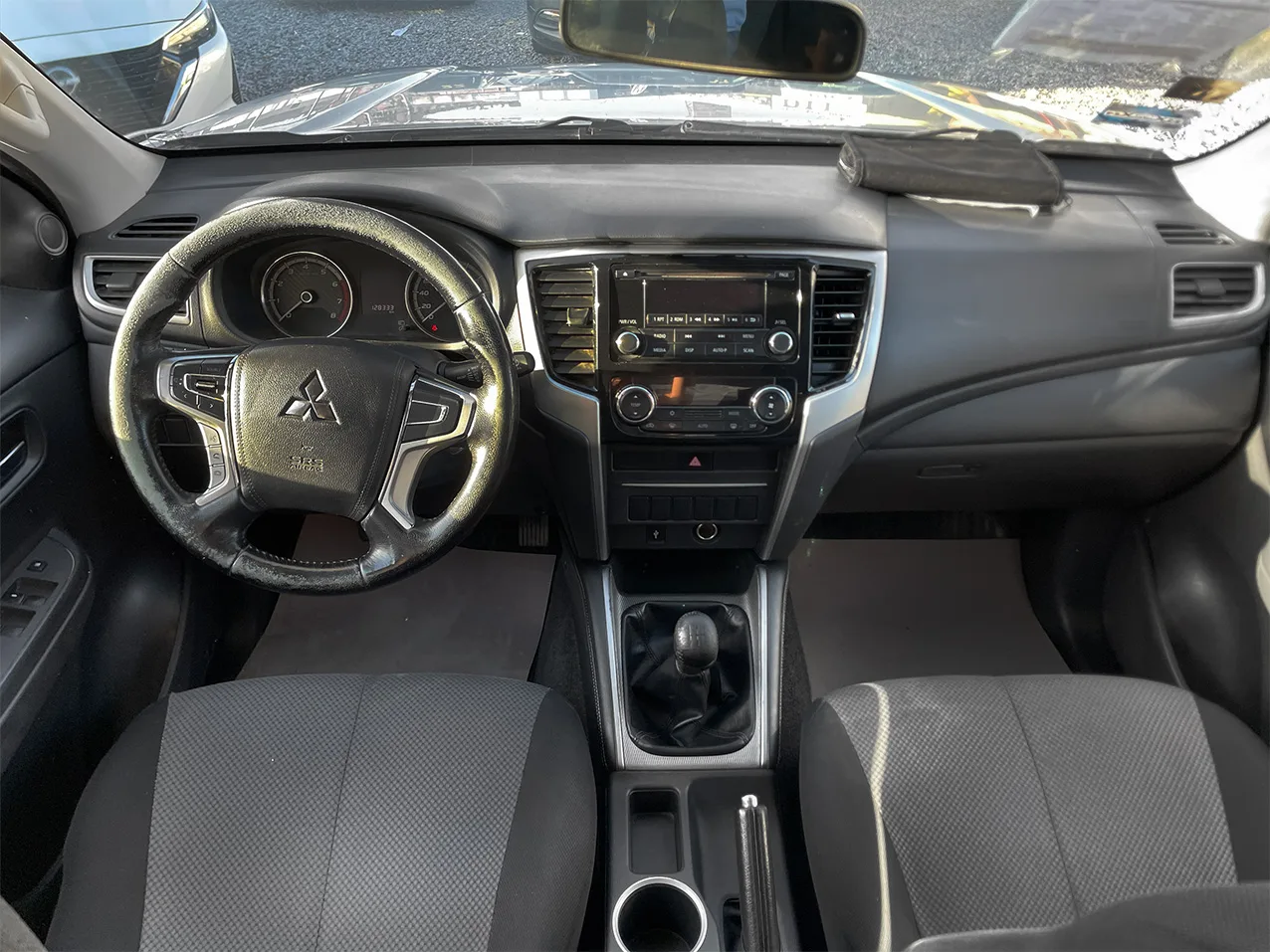 
								MITSUBISHI L200 GLX 2024 full									