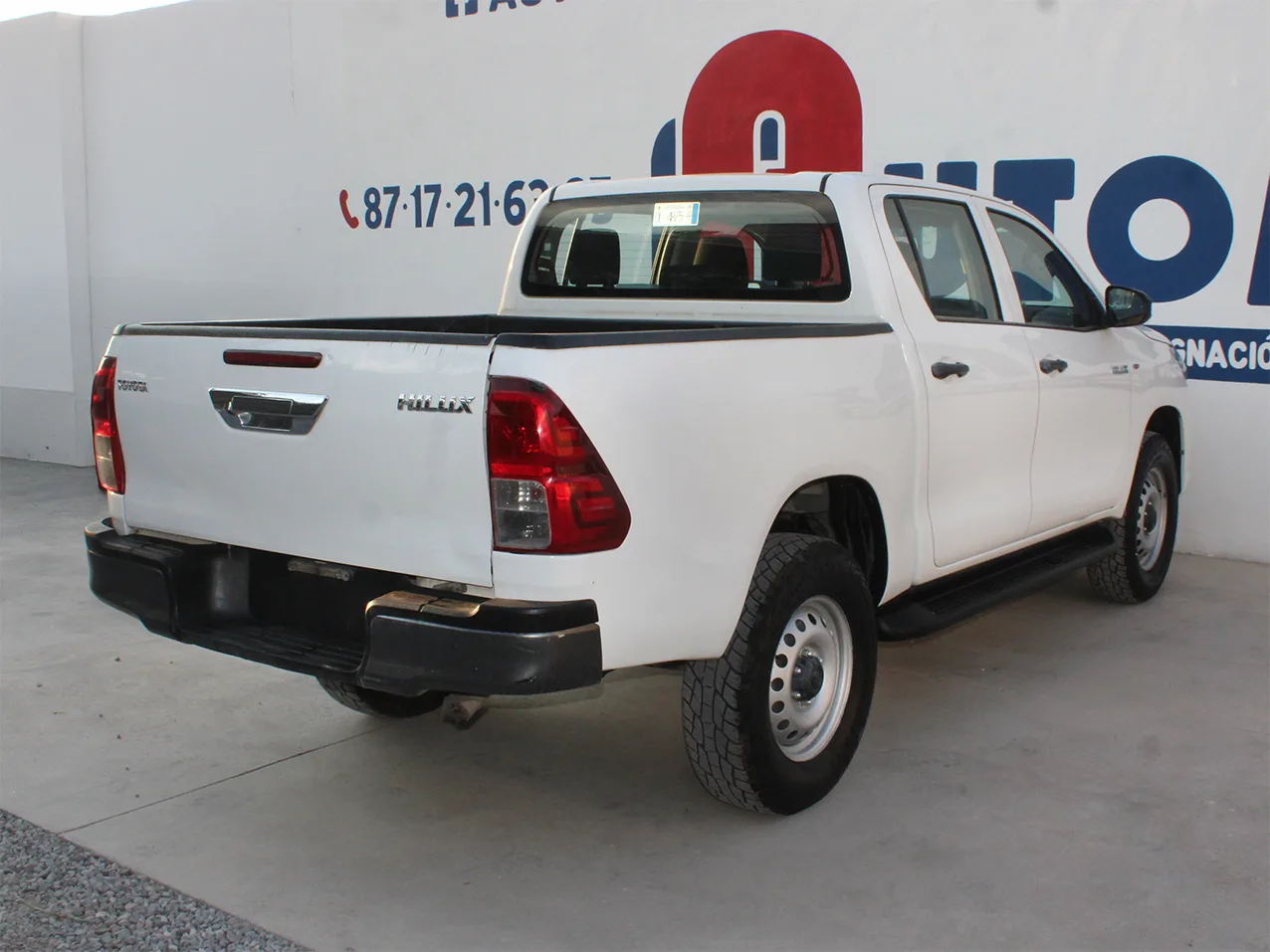 
								TOYOTA HILUX BASE full									
