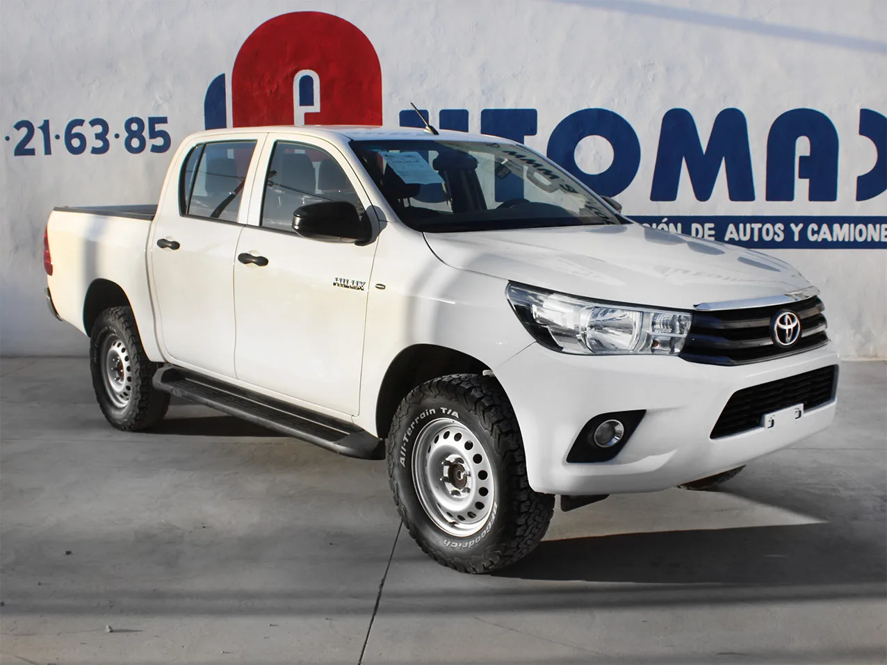 
								TOYOTA HILUX BASE 2019 full									