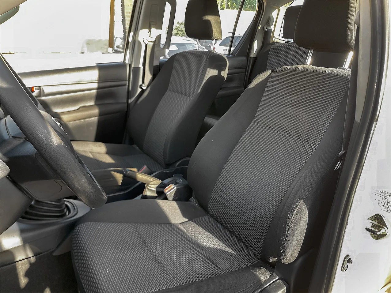 
								TOYOTA HILUX BASE 2019 full									