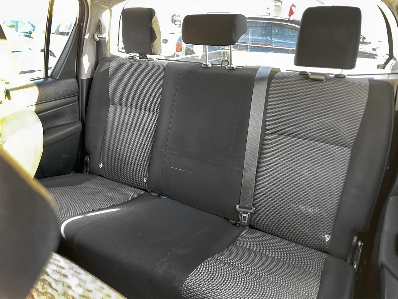 
								TOYOTA HILUX BASE 2019 full									