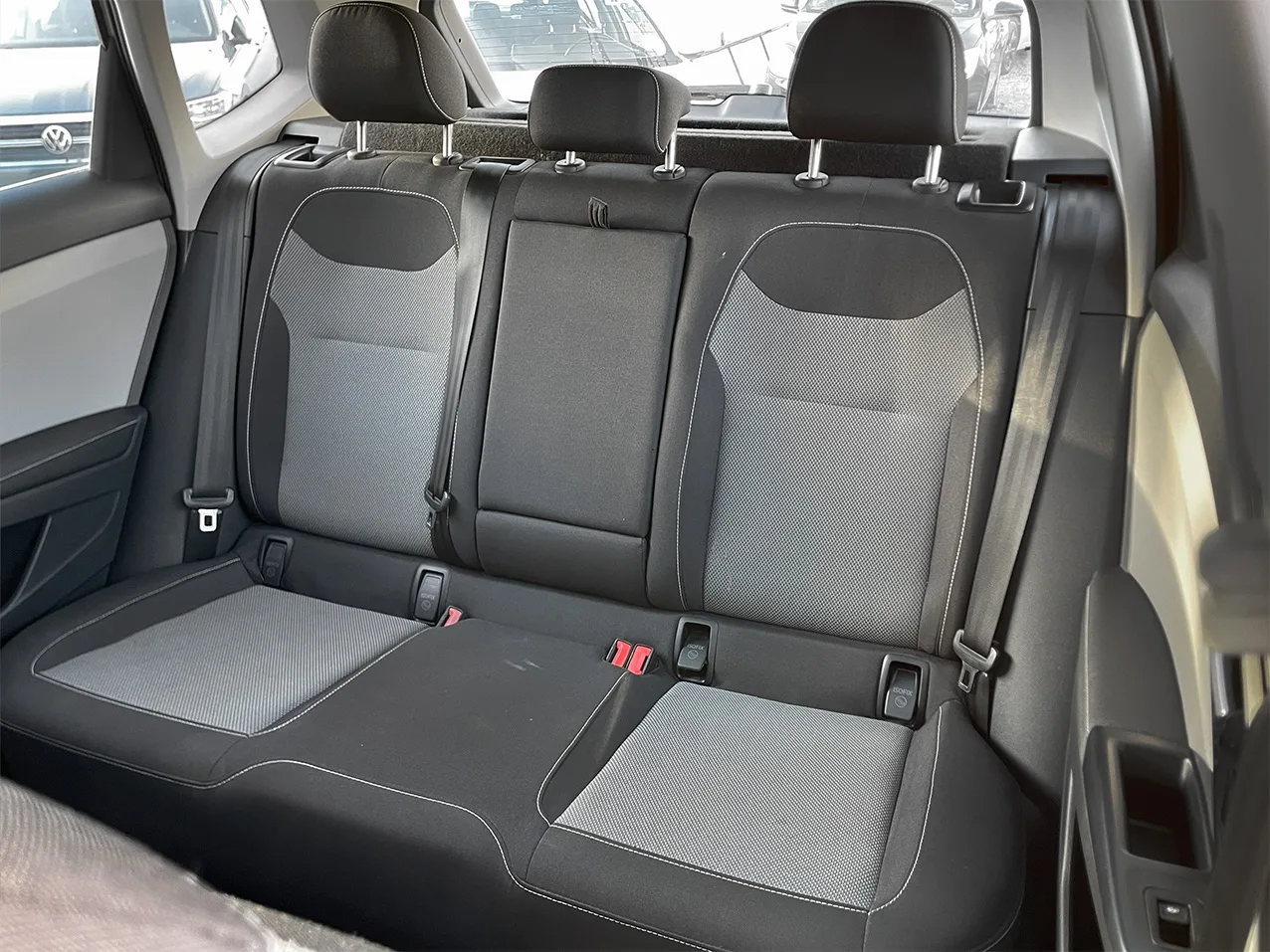 
								VOLKSWAGEN TAOS TRENDLINE 2024 full									