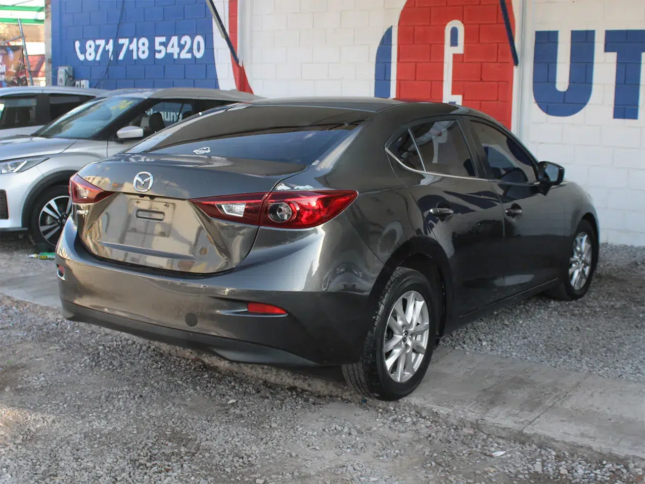 
								MAZDA 3 SEDAN I TOURING full									