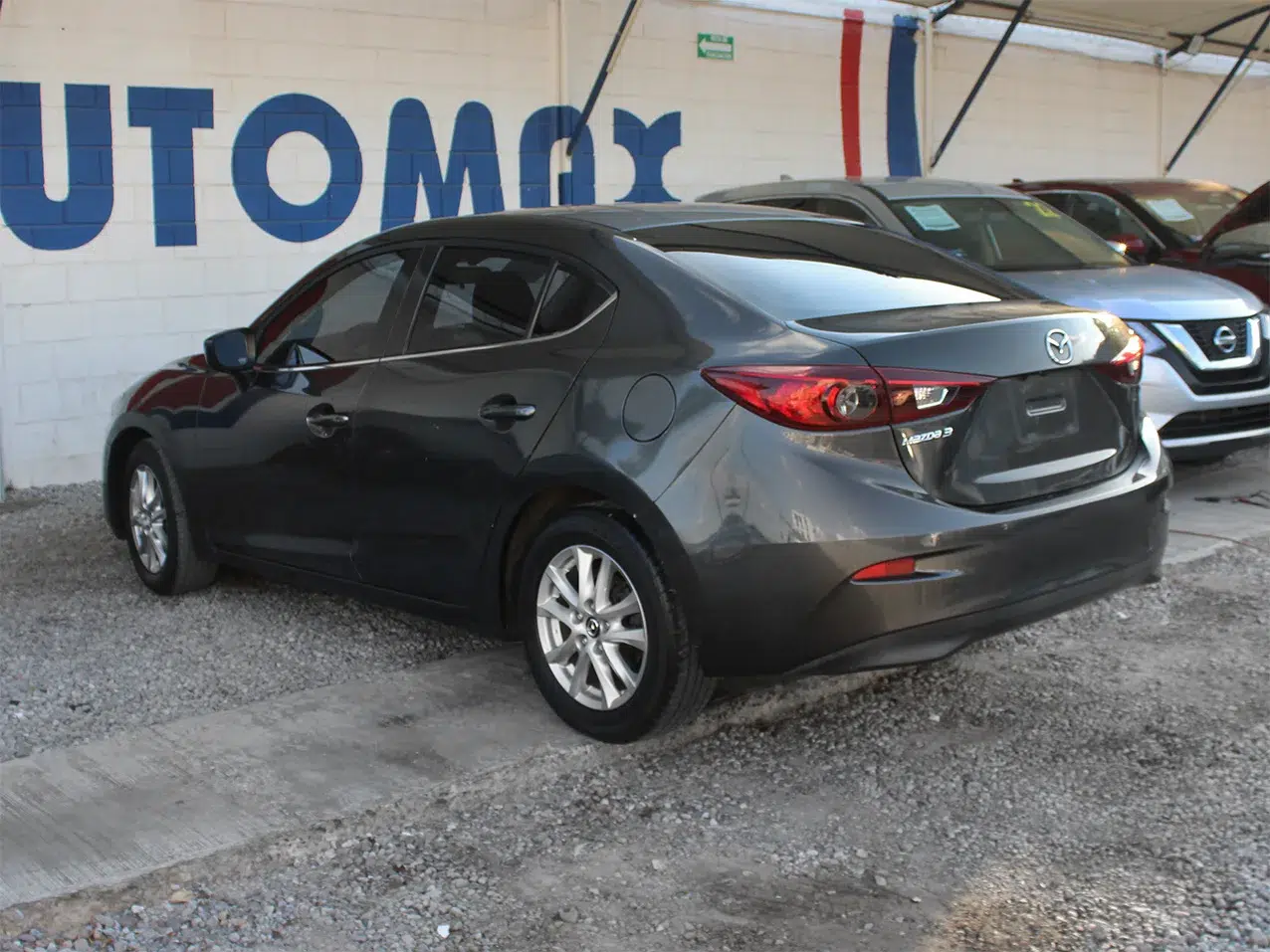
								MAZDA 3 SEDAN I TOURING full									