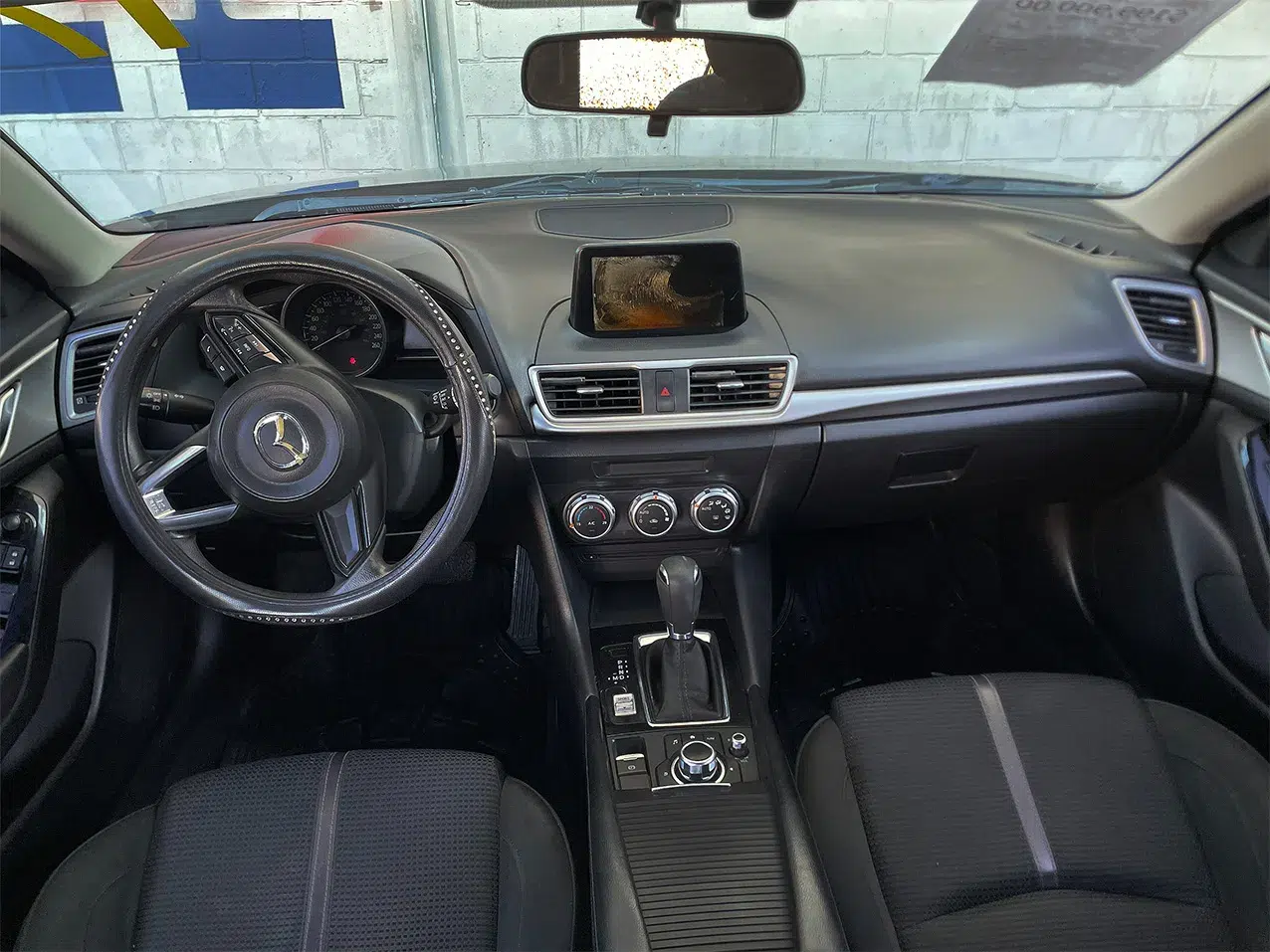 
								MAZDA 3 SEDAN I TOURING full									
