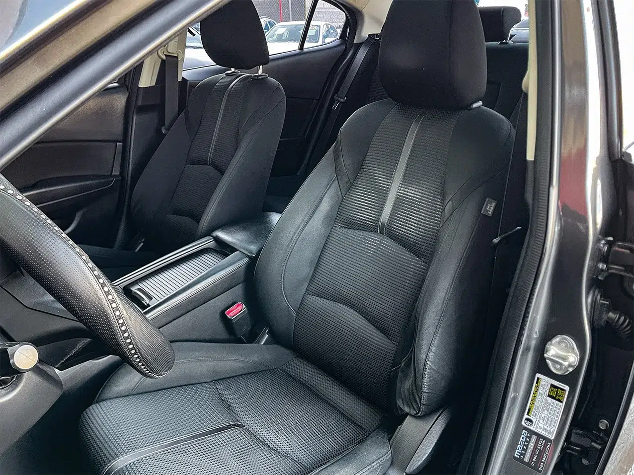 
								MAZDA 3 SEDAN I TOURING full									