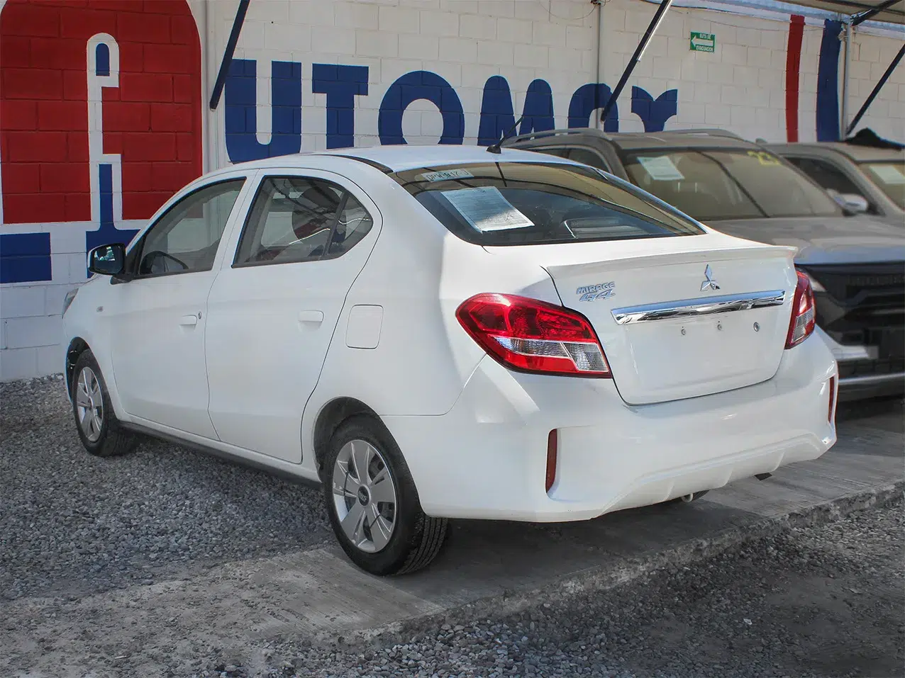 
								MITSUBISHI MIRAGE GLX T/A full									