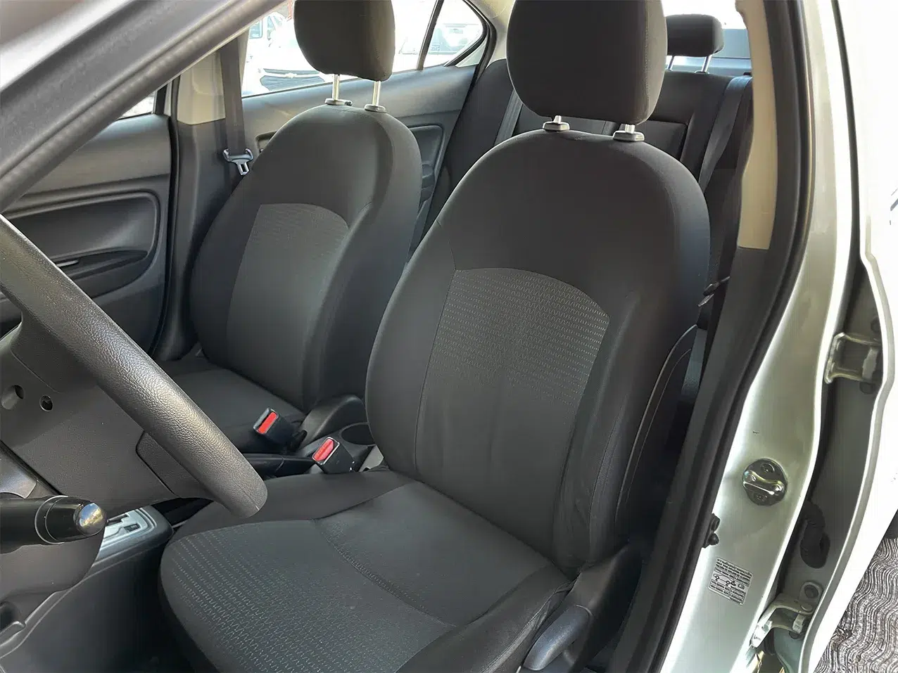 
								MITSUBISHI MIRAGE GLX T/A full									
