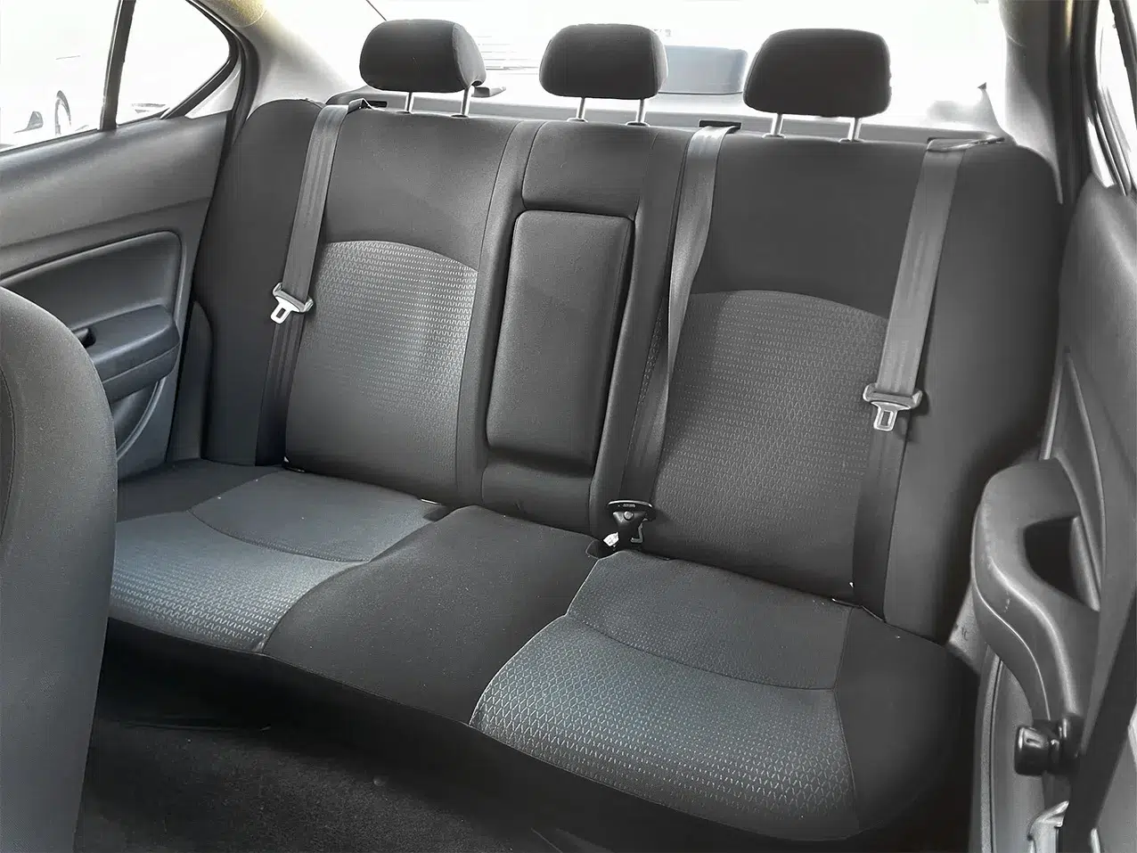 
								MITSUBISHI MIRAGE GLX T/A full									